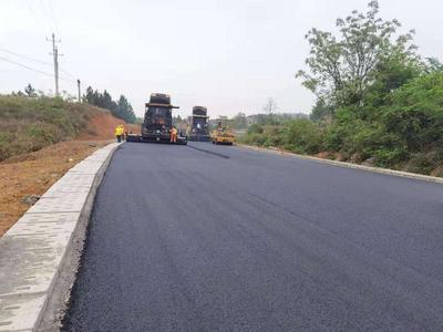 G234新田縣城至土橋公路瀝青混凝土路面施工全面完成