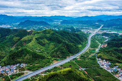 浙江省交通集團(tuán):臨建高速順利完成交工質(zhì)量評定 項(xiàng)目先行段12月底建成通車